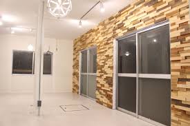 diy 2万円でできる 1 000枚の杉板を壁一面に貼る 壁 木材 部屋