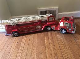 Vintage Nylint Metal Aerial Hook And Ladder 2 Piece Fire Truck 32 Long Ebay Fire Trucks Tonka Toys Vintage Toys