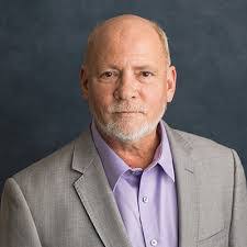 Ellis Dillen's Instagram, Twitter & Facebook