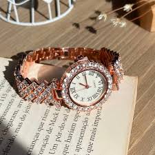Relógio Feminino Rosé De Quartzo Com Padrão Romano - Joias, Anel, Brincos,  Pingente, Colares | Lóra Alianças & Joias