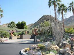 Mirage distills the recognizable and repetitious suburban home into the essence of its lines, reflecting and disappearing into the vast western landscape. Pin On Contemporary Desert Modern Architecture