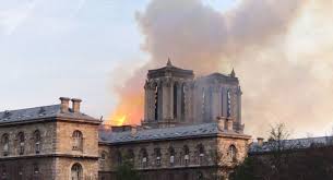 Gândurile se îndreaptă către toți catolicii și pentru toți francezii. Urgent Arde Catedrala Notre Dame Din Paris