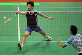 With 2 badminton rackets for kids, 2 shuttlecocks, and 1 badminton bag, this kit has everything you need. How To Choose A Badminton Racket Activesg