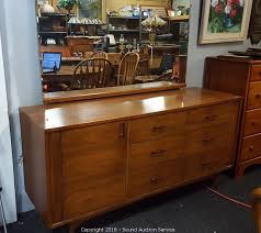 He merged the two companies with two other furniture manufacturers in 1915 to form kroehler manufacturing co. Sound Auction Service Auction 06 26 18 Bain Estate Jewelry Auction Item Mid Century Kroehler 9 Drawer Dresser W Mirror