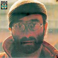 Ci si emoziona diverse volte durante la visione del bel documentario per lucio, realizzato da pietro marcello e dedicato a lucio dalla, in programmazione nelle sale e in autunno in onda su rai cinema.perché, guardando con occhio appassionato e sentendosi dentro (generazionalmente) le vicende che scorrono e che riguardano la nostra vita di quegli anni, non si può non notare la passione. Lucio Dalla Lucio Dalla Mondadori Store