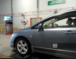 Sebelum memahami tentang penyebab kecelakaan kerja dan kaitannya dengan keselamatan kerja, perlu diketahui beberapa terminologi yang akan beberapa contoh kasus kecelakaan kerja misalnya kasus pertama, seorang mekanik sedang bekerja di bengkel. Pemeriksaan Kenderaan Secara Sukarela Percuma Sempena Aidilfitri