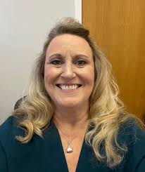 Francine Skinner's Instagram, Twitter & Facebook