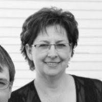 Julie Kohlman's Instagram, Twitter & Facebook