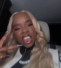 Selena Bowers's Instagram, Twitter & Facebook