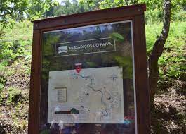 São 8,7 km de passeio, entre areinho e espiunca, passando por bosques, escarpas, praias fluviais (areinho, espiunca, e pelo meio, a praia do vau) e, pelo meio, com aprendizagem de biologia, geologia e arqueologia. Passadicos Do Paiva Em Portugal Guia Completo Do Caminho