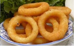 L'insalata di patate è un contorno originale che si sposa con ogni tipo di piatto, carneo pesce. Contorni 1000 Ricette