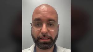 El doctor Sáez, ginecólogo: "A partir de los 35 años hay muchas  probabilidades de que los embarazos puedan tardar o de tener un aborto"