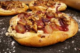 Winzerfladen Flammkuchen Einmal Anders Carl Tode Gottingen Rezept Lebensmittel Essen Flammkuchen Fertiger Pizzateig