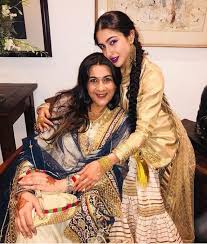 Sara Ali Khan Reveals Who Is Mum Amrita Singh S Favourite Child Find Out Amrita Singh Sara Ali Khan Indian Photoshoot