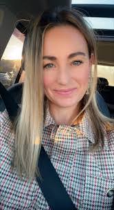 Becky Sanborn's Instagram, Twitter & Facebook