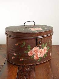 Vintage Tin Hat Box Via Freepeople Com Vintage Hat Boxes Tin Boxes Vintage Tins