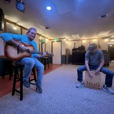 Making music with @glen.wagner.1612 and Trenell Parfait! Link in bio >> . .  . #hiddencreekmusic #musicproducer #musicproduction #musicstudio  #recordingstudio #recordingstudio #bellevuetn #nashville #nashvilletn  #nashvillemusic #nashvilletennessee ...