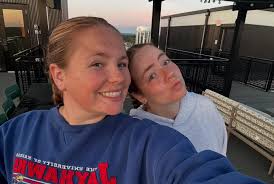 she's graduated !! here's to the people who became family and the places  that became home. st. paul, you have been so so good to me. i <3 you st  thomas! HAGS!