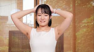 小沢鈴音】ノースリーブワンピースの腋毛奥様！剃毛していない未処理腋を初公開 | エッチな写真