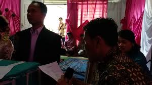 Apabila surat izin cuti menikah untuk karyawan diajukan kepada bagian personalia atau kepala divisi yang terkait, pengajuan surat cuti untuk guru ditujukan pada kepala sekolah selaku pimpinan sekolah secara umum. Surat Izin Menikah Dari Orang Tua Youtube