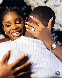 Nigerian woman loses one of her fingers this morning from wearing her  fiancé's engagement ring for 55 years (photos)