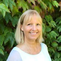 Joanna Brett 🙂 (@JoBrett)