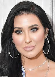 Jaclyn Hill offers full refunds to EVERYONE who shopped her new lipstick  line