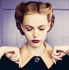 Superbe robe annee 60 vetement vintage femme chic. Coiffure Rockabilly Femme Une Rencontre De Retro Et De Rock