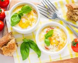 Oeufs Cocotte Aux Saucisses Knacki Recette Oeufs Cocotte Recette Oeuf Cocotte Alimentation