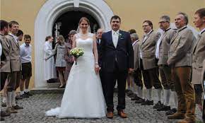 She won two bronze medals at the icf canoe slalom world championships, earning them in 2005 (k1 team) and 2015 (c1 team). Markus Und Julia Schmid Sagen Ja Region Cham Nachrichten Mittelbayerische