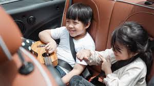 Sie sitzt also nur noch auf einer sitzerhöhung. Kinder Im Auto Vorne Das Ist Dabei Zu Beachten Focus De