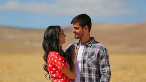 Taner ve dilek,gönül dağı'na doğru bir yolculuğa çıkarlar. Gonul Dagi Dizilah