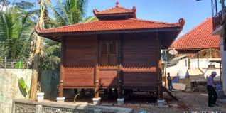 Hal ini juga tidak memerlukan proses penghalusan kayu yang lama, namun dapat menjadi dinding rumah yang lebih kokoh dan kuat. Jual Rumah Kayu