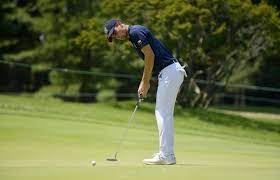 He parred the final hole, the toughest one on the course, for a 68. Mzop8dxhukcw4m