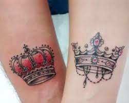 The crown tattoos are ideal for couples who think of themselves as a king or queen. His And Hers Crown Tattoos King And Queen Tatuajes De Hijas Tatuajes A Juego Para Parejas Y Tatuajes Que Hacen Juego