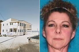 Inside the Grisly Murders of an Elderly Couple in their $1.7 Million  Shorefront Home in 2021