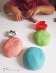 Pate A Modeler Maison Facile Et Naturelle Tabou En Cuisine En 2020 Pate A Modeler Maison Pate A Modeler Naturelle