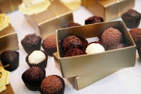 Keep your package out of direct sunlight until you ship or deliver it. 5 Tips To Deliver Chocolates Without Melting Go People Courier Services Australia Parcel Pick Up And Delivery Sydney Freight Services