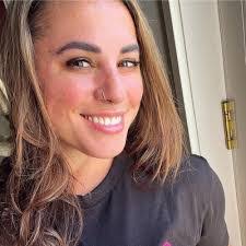 Hannah Esposito's Instagram, Twitter & Facebook