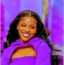 Yvette Main's Instagram, Twitter & Facebook