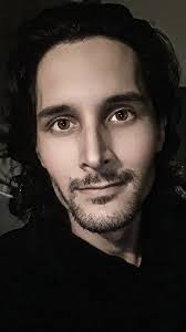 Hjelp en fattig ufør mann med å betale ned kredittkort så han kan få mer  livsglede.