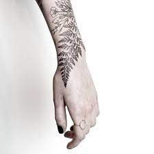 Tattoo Artist Berlin Pa Instagram Another View Of This Fern And Wildflowers For Raphaelakatharina I Body Art Tattoos Foot Tattoos Tattoo Artists