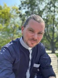 Jeffrey Dale's Instagram, Twitter & Facebook