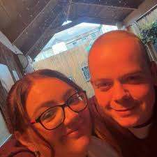 Hi all, Could anyone tell me what the current differences are between the  adult and child wristbands please? Thanks 😄