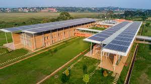 Il centro è stato progettato da renzo piano sul lago vittoria e unisce l'eccellenza della medicina a quella l'ospedale di entebbe curerà gratuitamente bambini e ragazzi di età inferiore ai 18 anni affetti da malformazioni congenite, problemi. Uganda Il Nuovo Centro Di Chirurgia Pediatrica Di Emergency Emergency