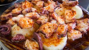 Puede volverse gomoso o duro si se cocina de más, por lo que debes planificar cocinarlo a fuego lento hasta que quede. Como Hacer Pulpo A La Gallega Trucos Para Que Te Quede Perfecto