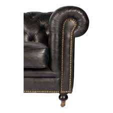 Sharp details are apparent in the chesterfield. Birmingham Sofa Black