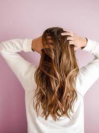 Haare eindrehen mit lockenwickler, papilotten u.a. Stylingtipps Damit Deine Locken Am Besten Halten Stylight