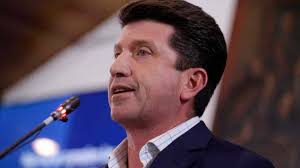 El ministro de defensa, jorge chávez, informó que más de 100 militares han muertos y aproximadamente unos 3 mil fueron contagiados con el ministro de defensa, jorge chávez cresta, instó a la ciudadanía a seguir trabajando en mejoría del país, respetando los protocolos de biosegur. Oal9psublem79m