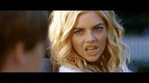 Мать самары родом с мальты, а её отец, саймон уивинг. Best Samara Weaving Gifs Gfycat